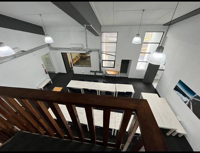 397M² OFFICE TO LET IN NDABENI